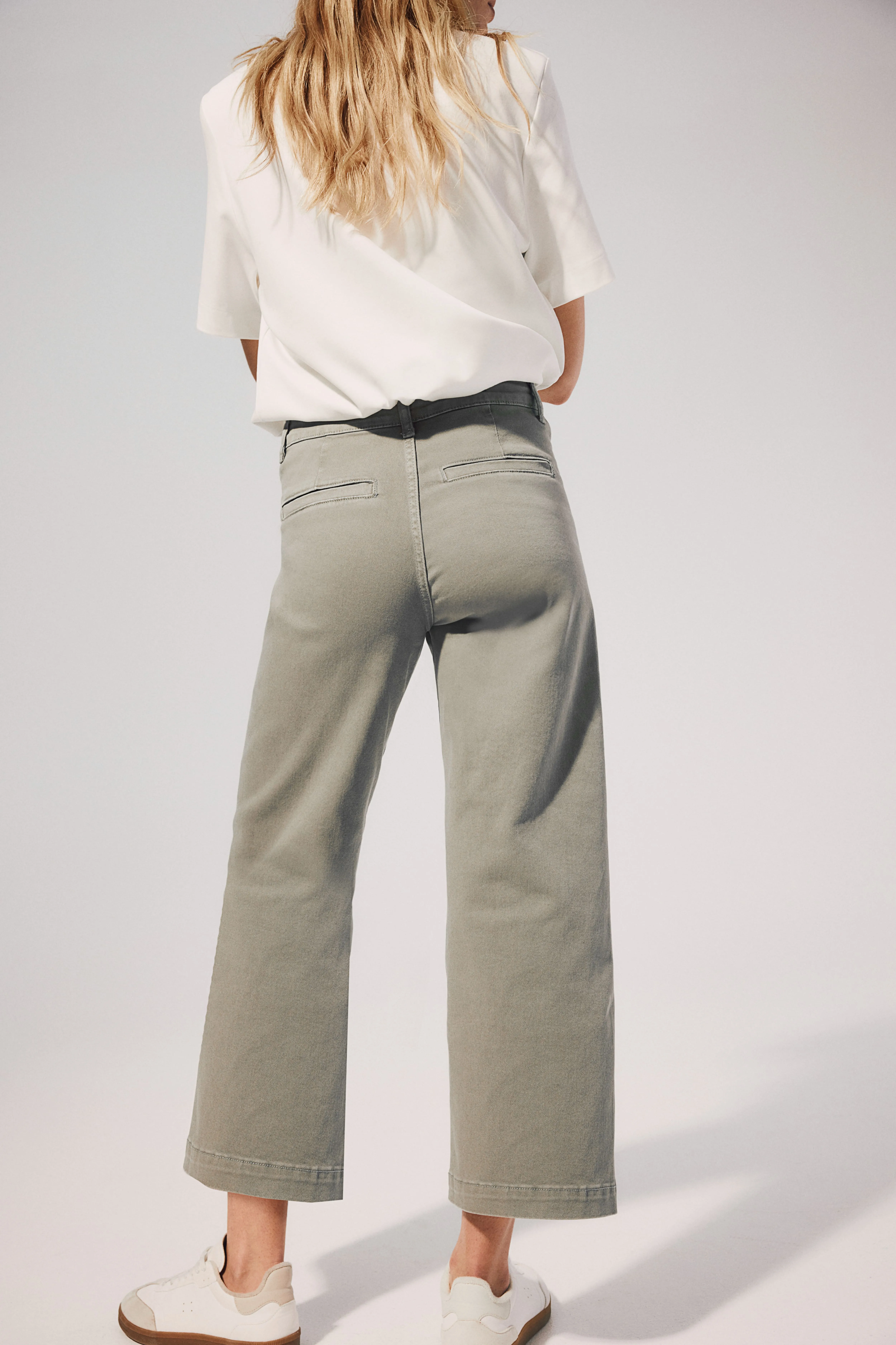 Cropped twill trousers - High waist - Ankle length - Light khaki green - Ladies | H&M GB