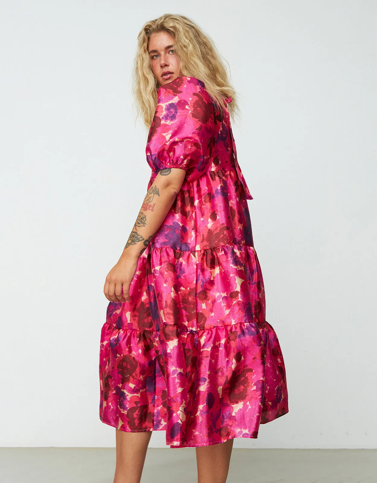 Crās Puff Sleeve Floral Tiered Midi Dress Pink