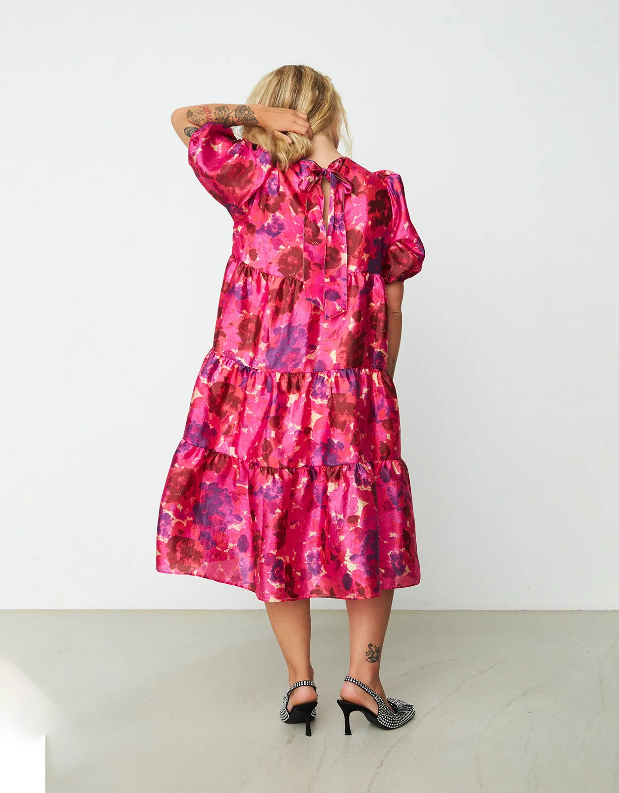 Crās Puff Sleeve Floral Tiered Midi Dress Pink