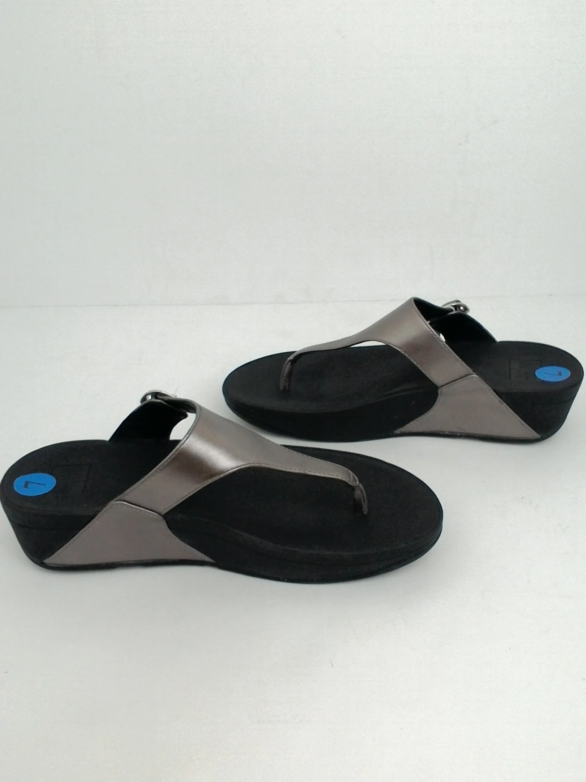 Fiftlop Women's Skinny Deluxe Chrome Flip Flop Size 7M