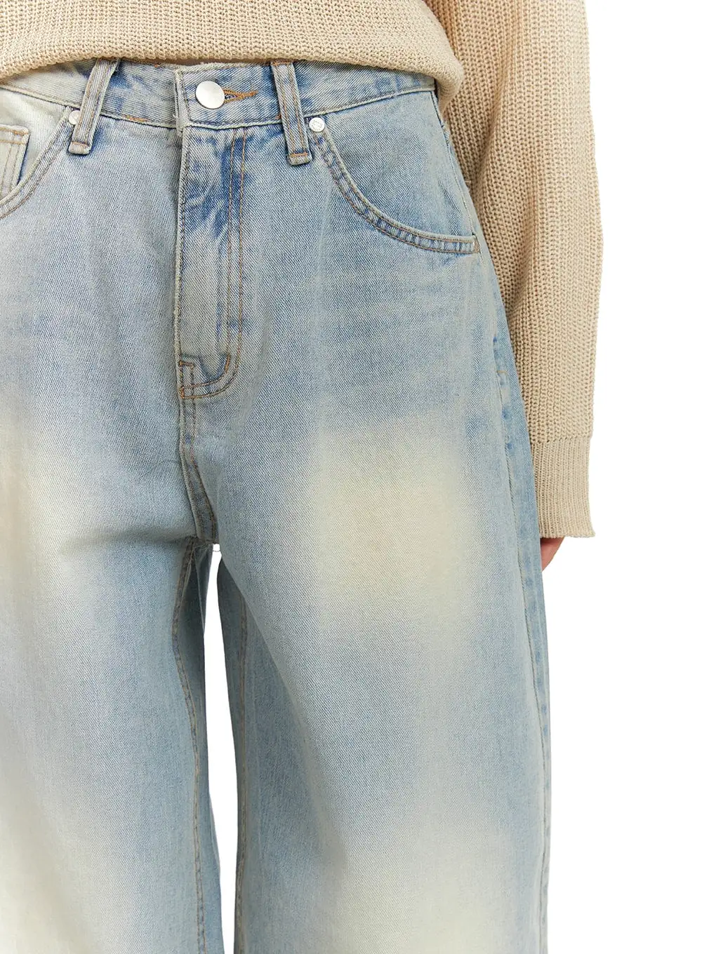 Light Washed Wide Leg Jeans CA403