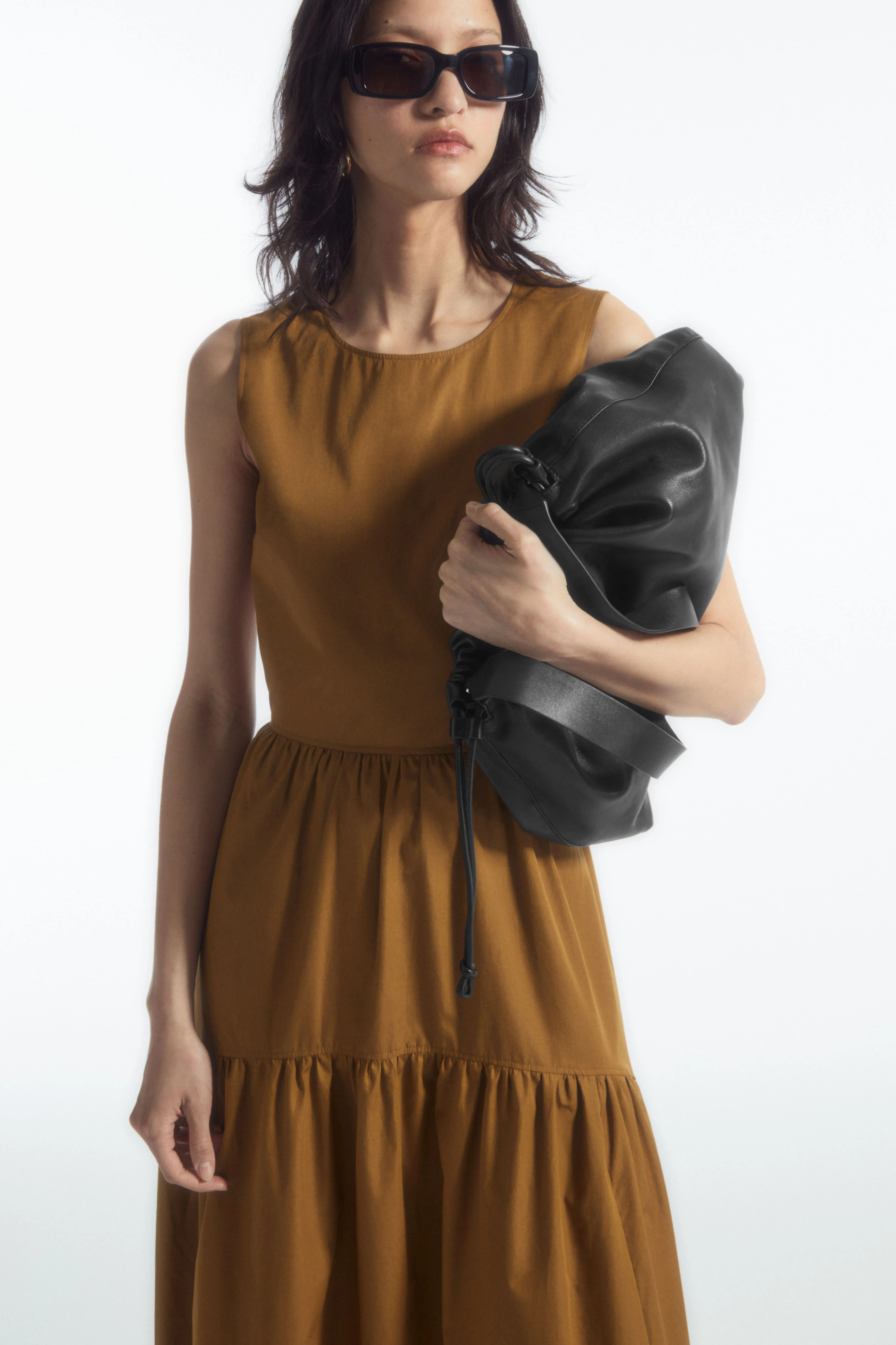 OPEN-BACK TIERED MIDI DRESS - Round neck - Sleeveless - OCHRE - Ladies | H&M GB