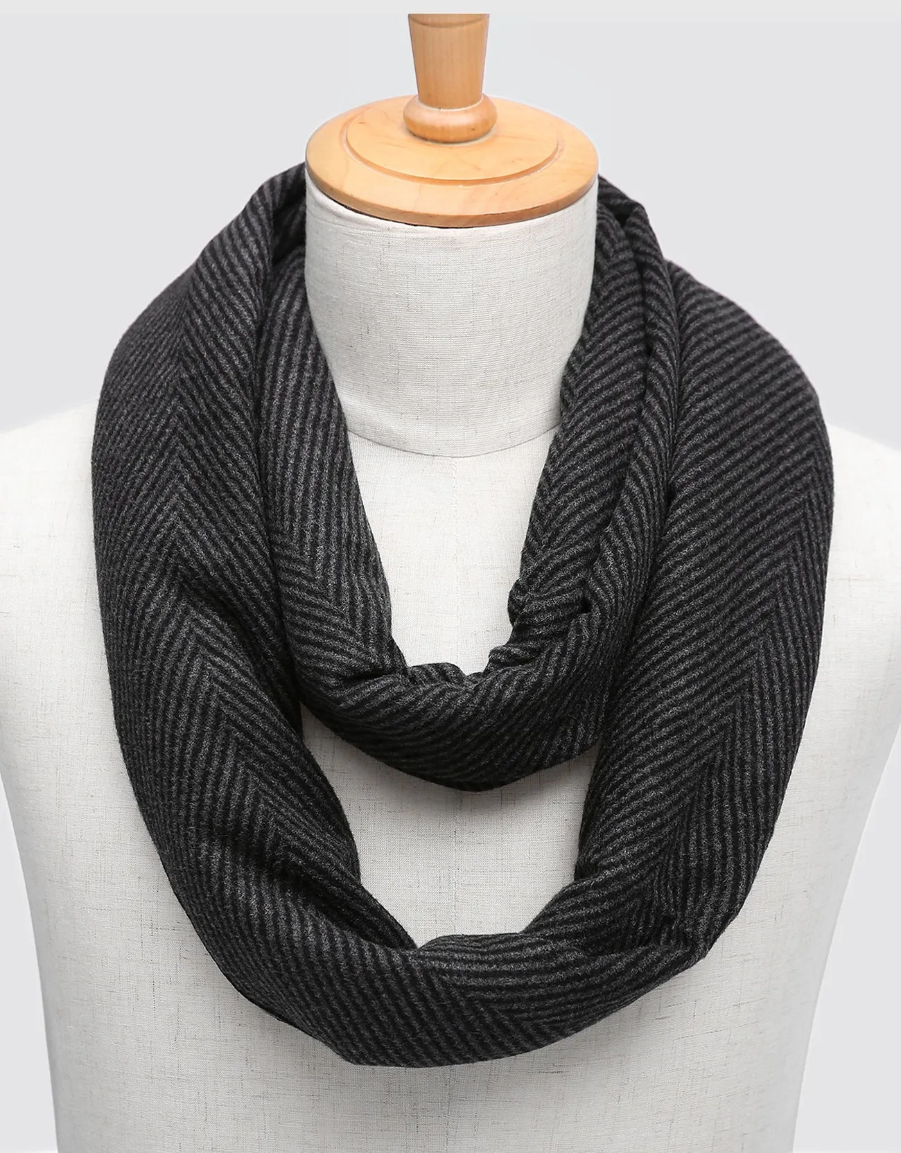 Stria Fashionable Winter Scarf