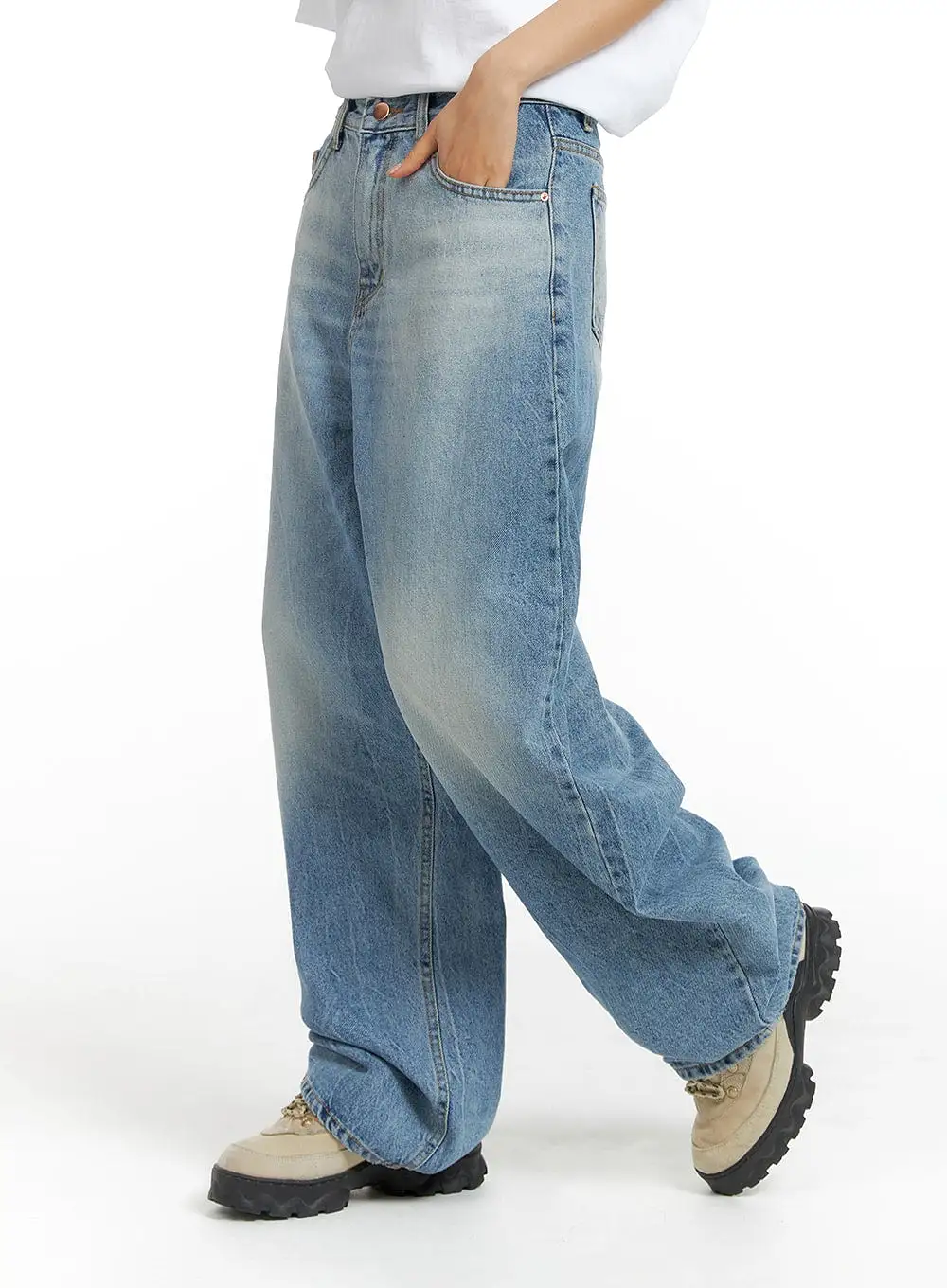 Washed Wide-Leg Jeans CF419